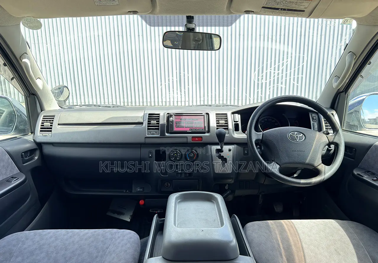 Toyota HiAce 2006 Blue