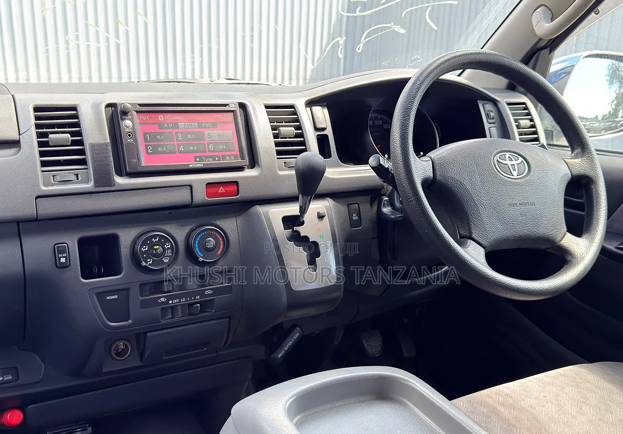 Toyota HiAce 2006 Blue