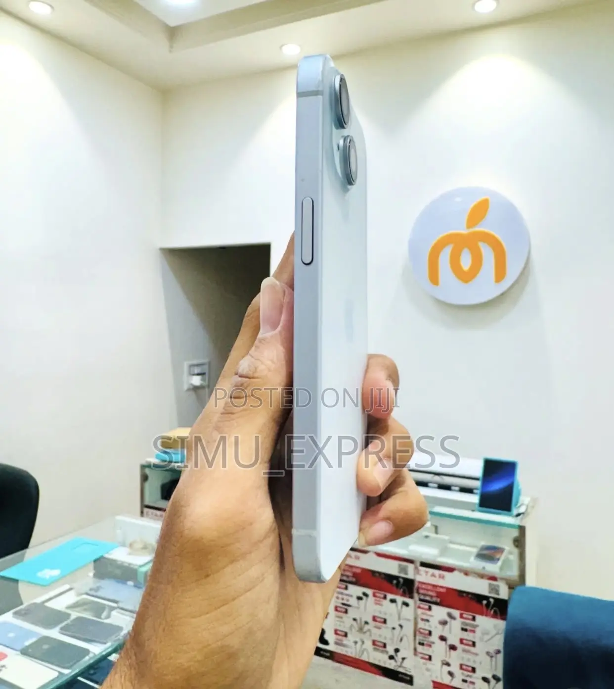 New Apple iPhone 15 128 GB White