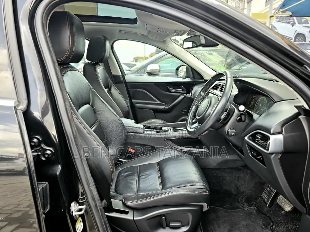 Jaguar F-Pace 20d Premium 2017 Black