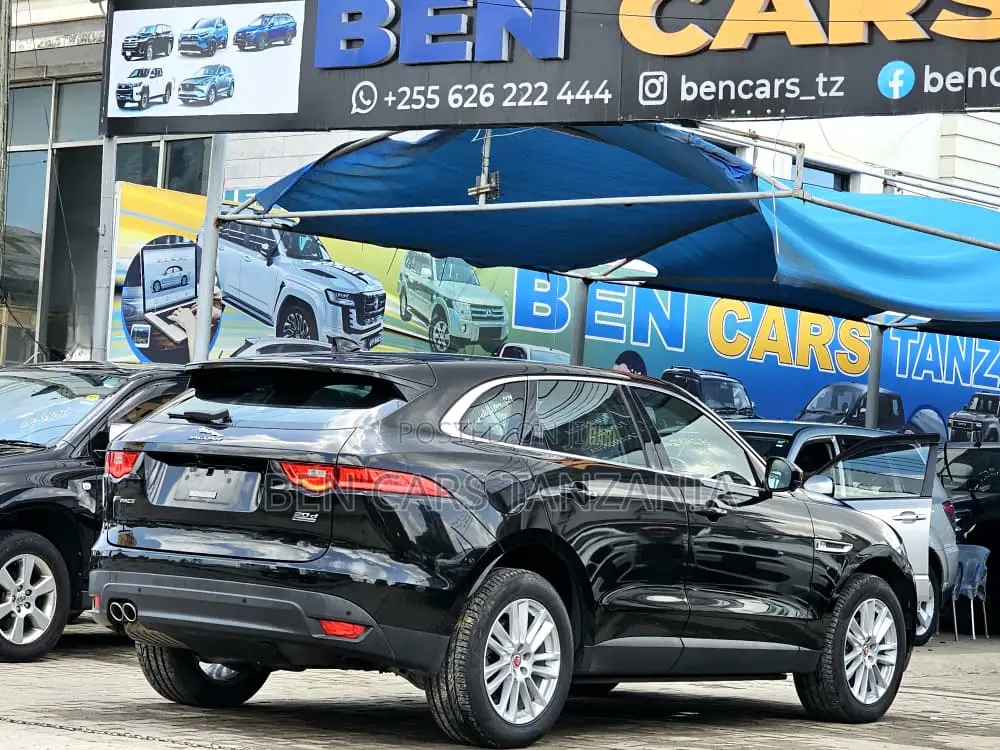 Jaguar F-Pace 20d Premium 2017 Black