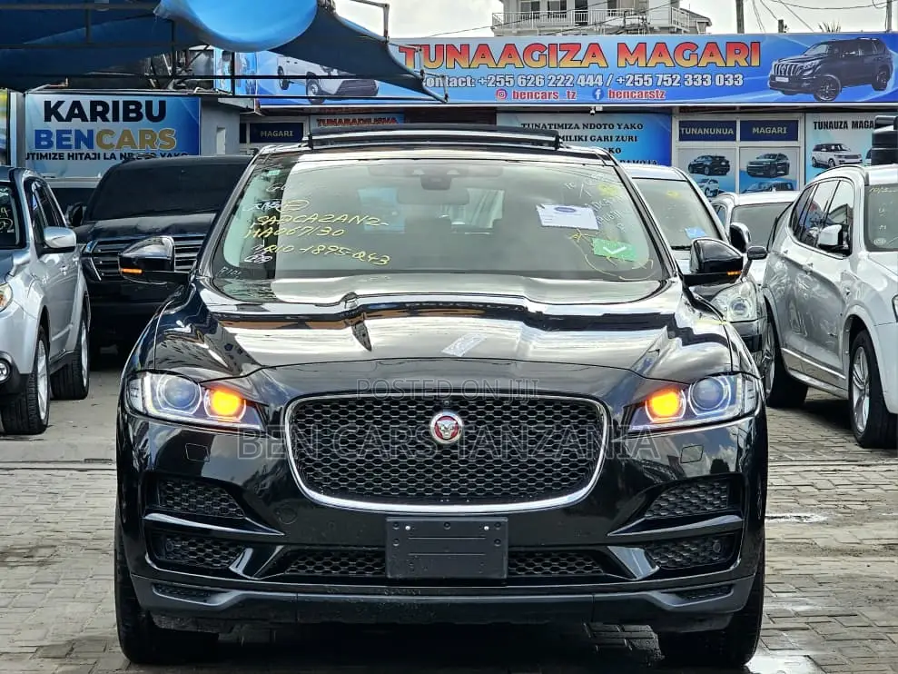 Jaguar F-Pace 20d Premium 2017 Black