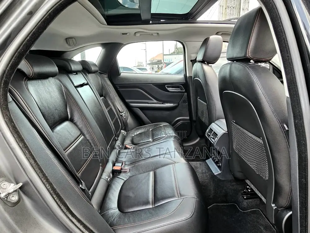 Jaguar F-Pace 20d Premium 2017 Black