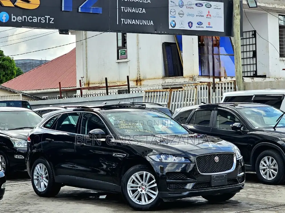 Jaguar F-Pace 20d Premium 2017 Black