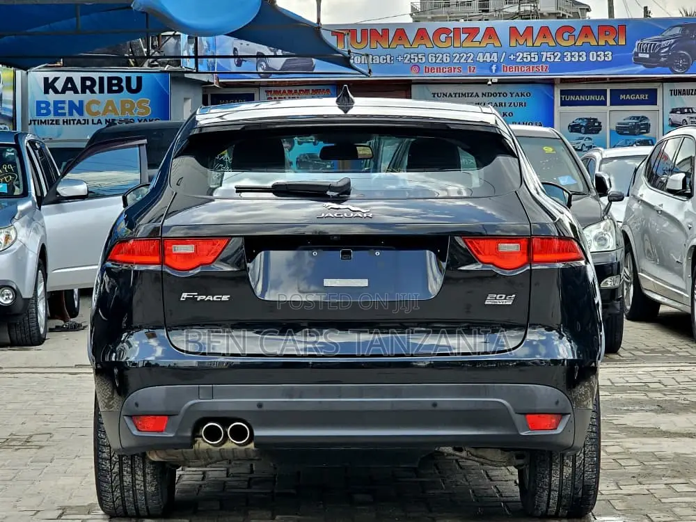 Jaguar F-Pace 20d Premium 2017 Black