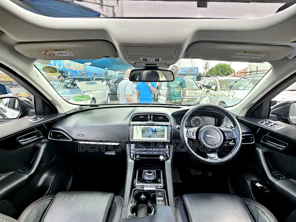 Jaguar F-Pace 20d Premium 2017 Black