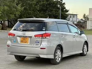 Toyota Wish 2009 Silver
