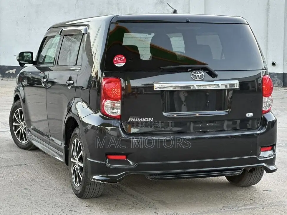 Toyota Corolla Rumion 2009 Black