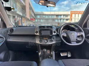 Toyota Vanguard 2011 Black