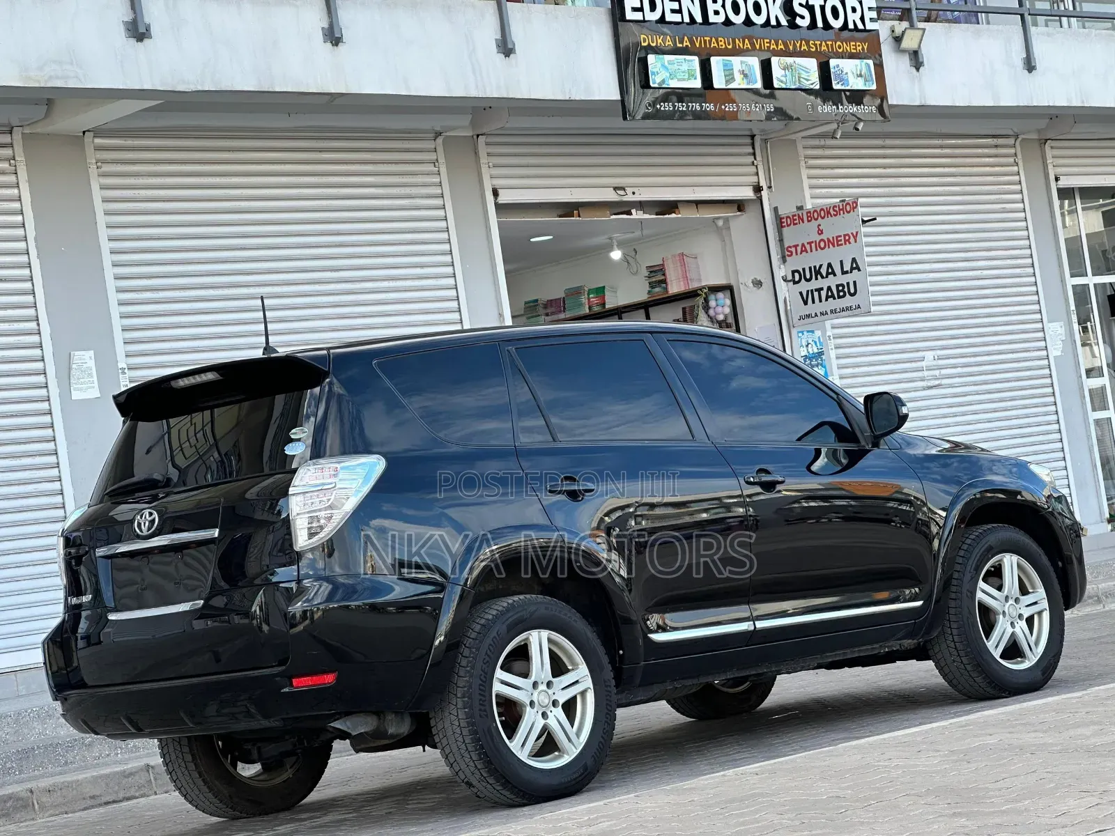 Toyota Vanguard 2011 Black