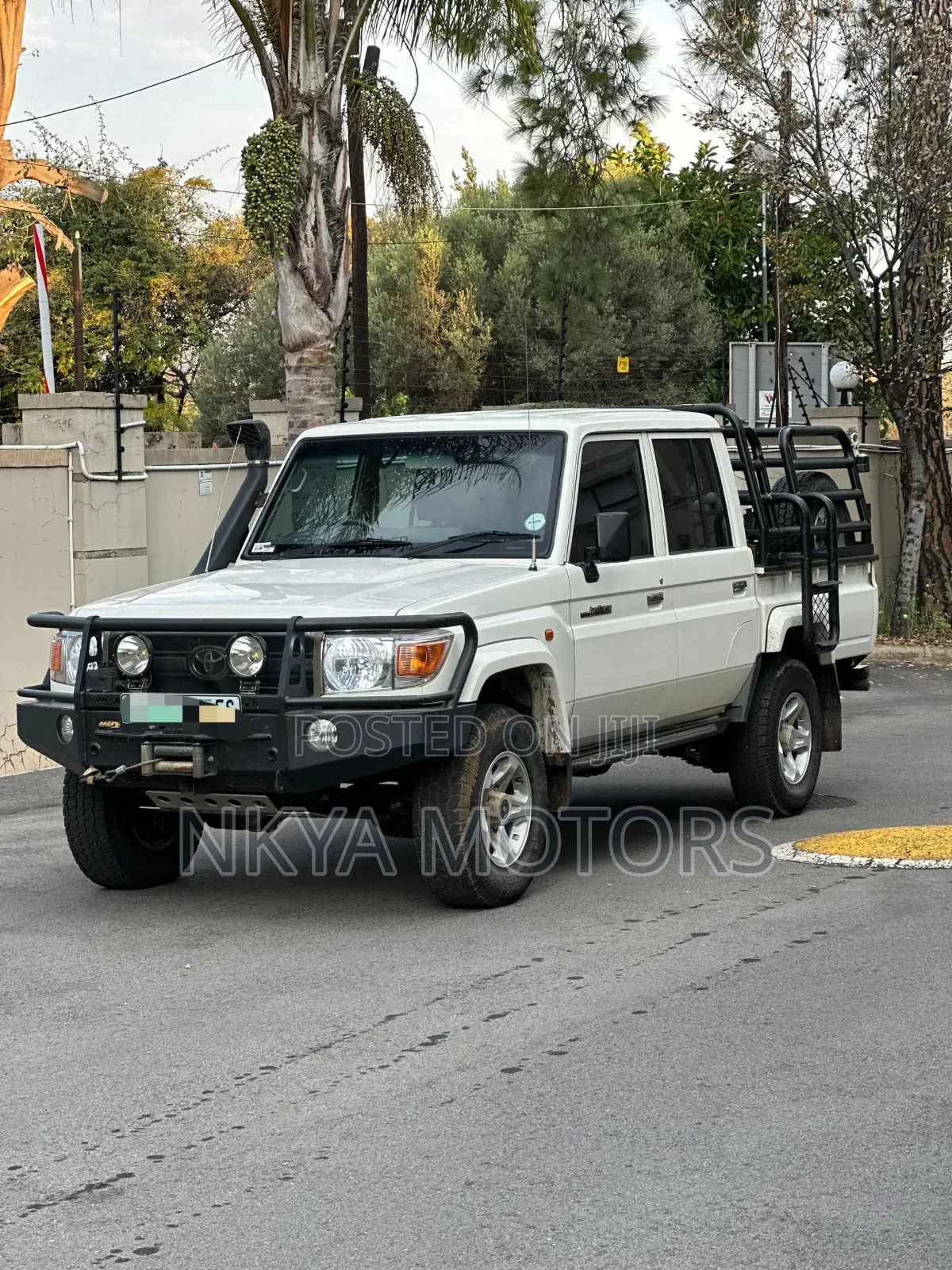 Toyota Land Cruiser 2018 White