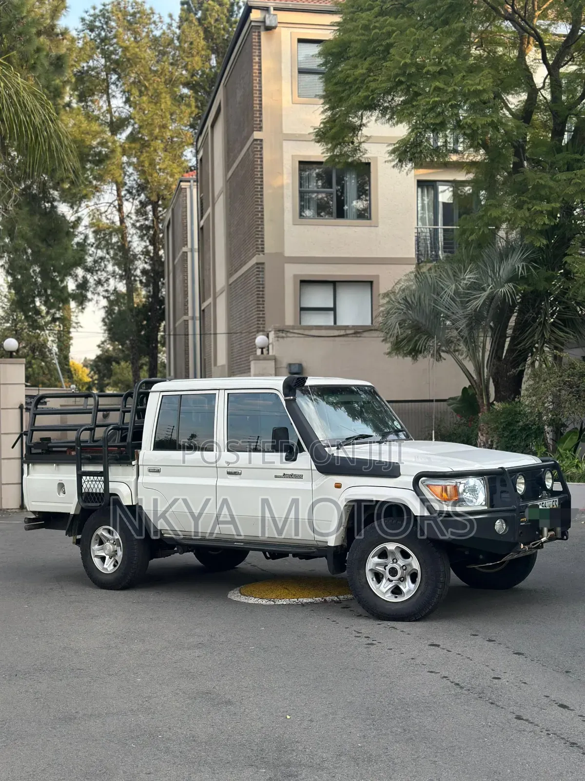 Toyota Land Cruiser 2018 White