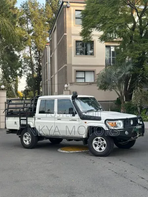 Toyota Land Cruiser 2018 White
