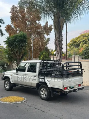 Toyota Land Cruiser 2018 White