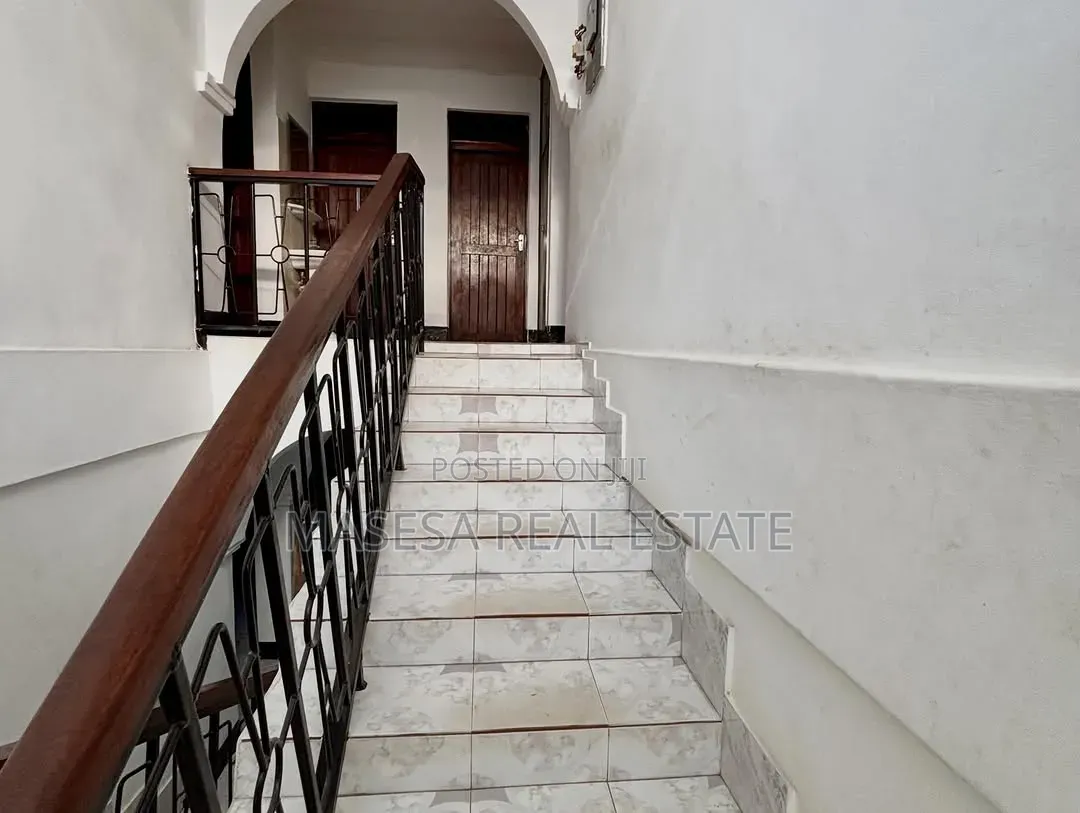 6bdrm House in Mikocheni for rent