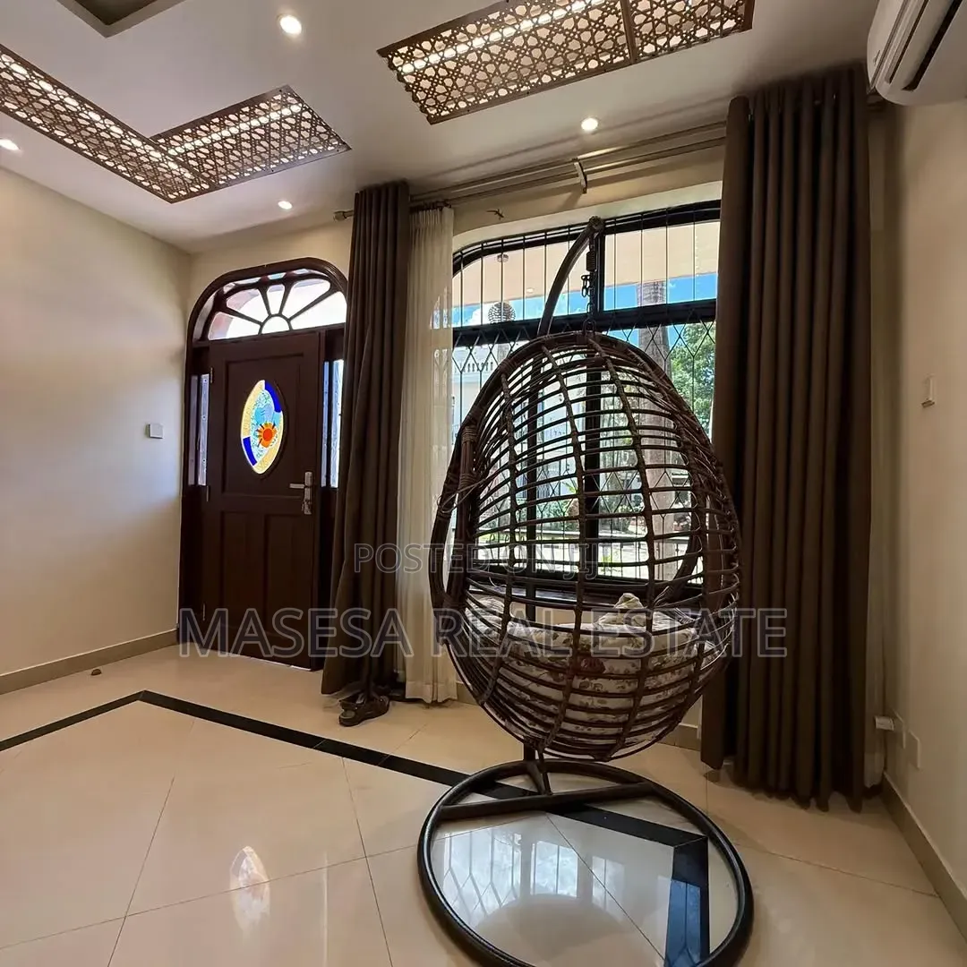 Furnished 4bdrm Villa in Ada Estate for rent