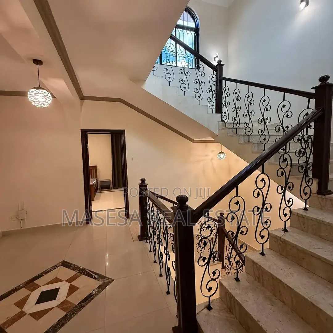 Furnished 4bdrm Villa in Ada Estate for rent