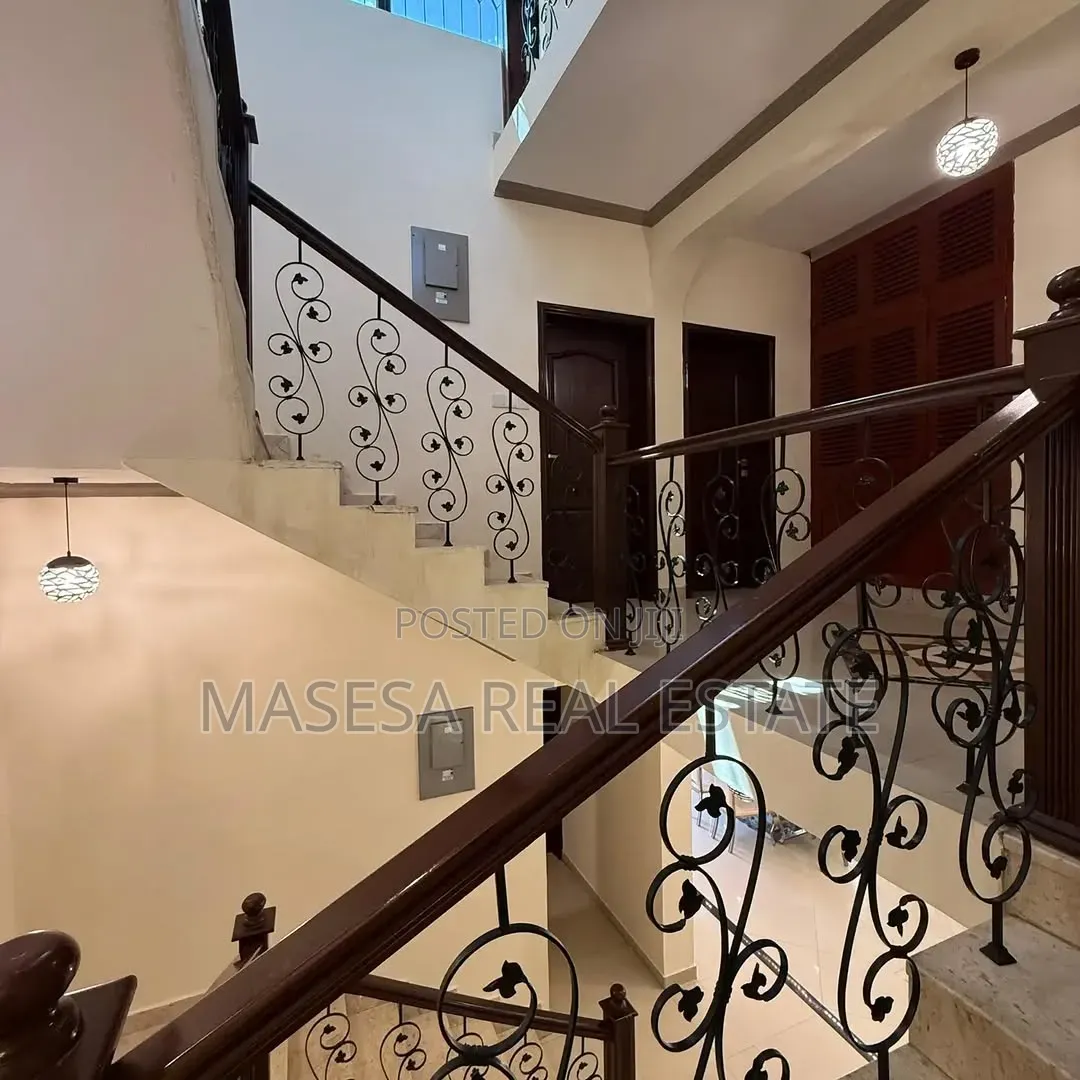 Furnished 4bdrm Villa in Ada Estate for rent