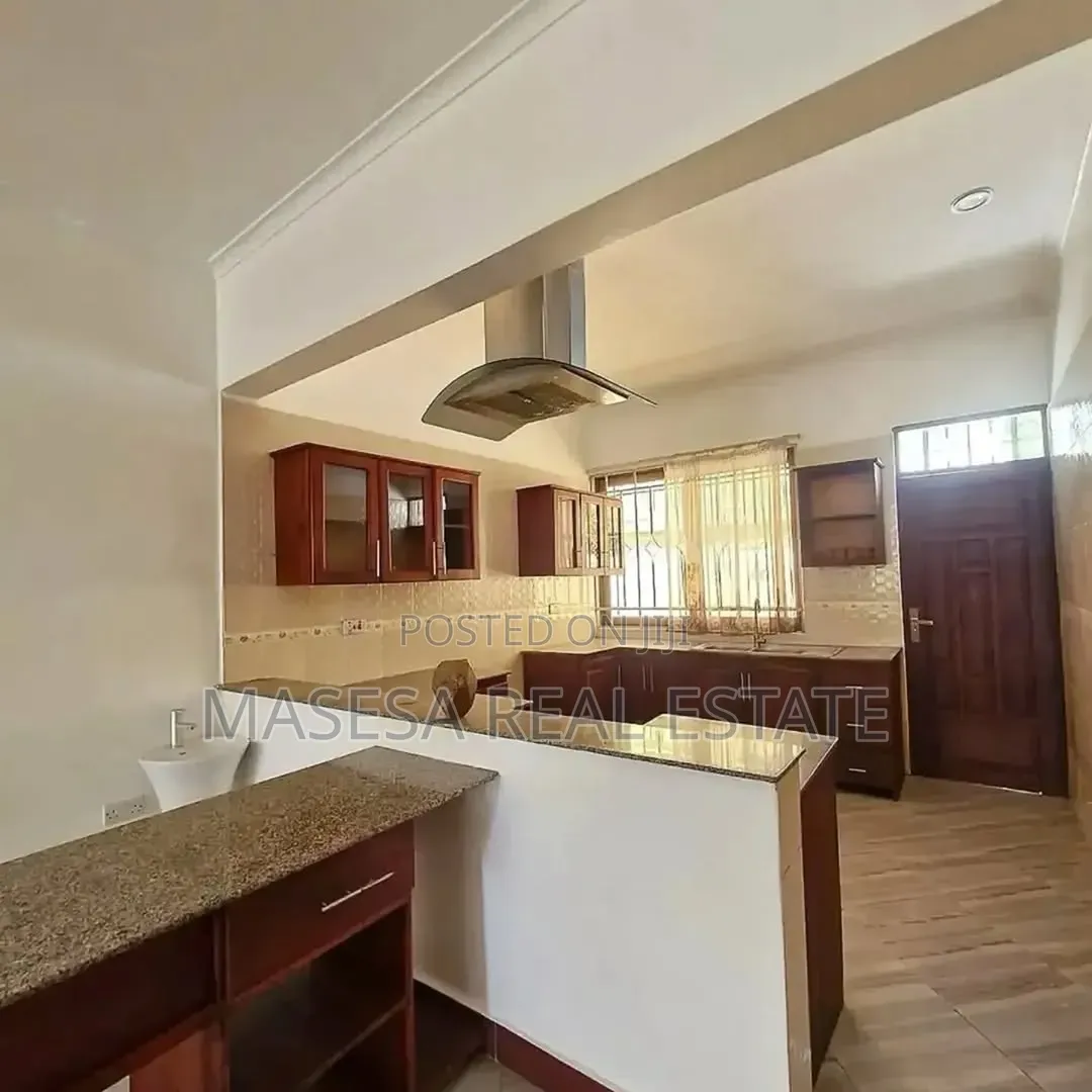 3bdrm Villa in Msasani for rent