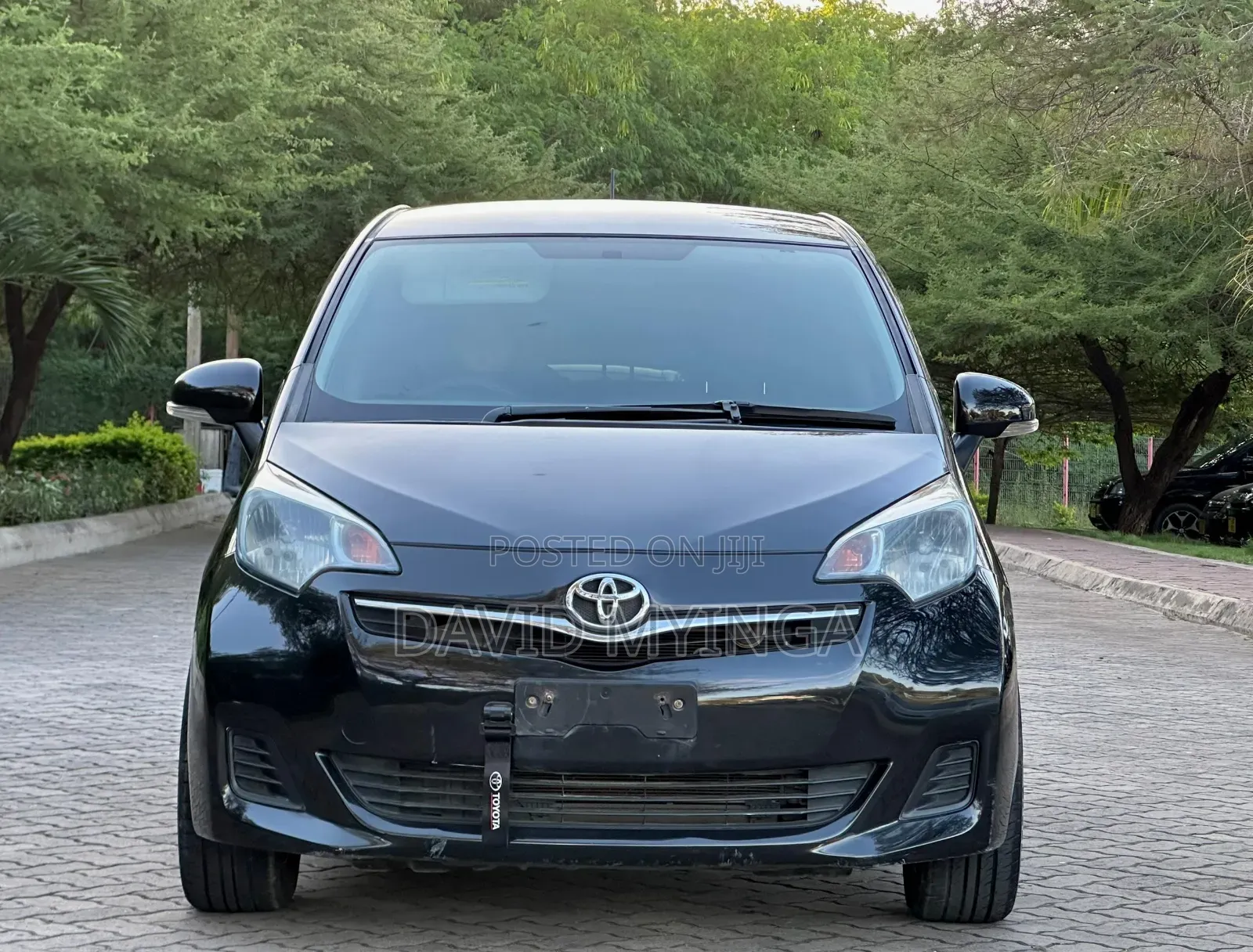Toyota Ractis 2011 Black