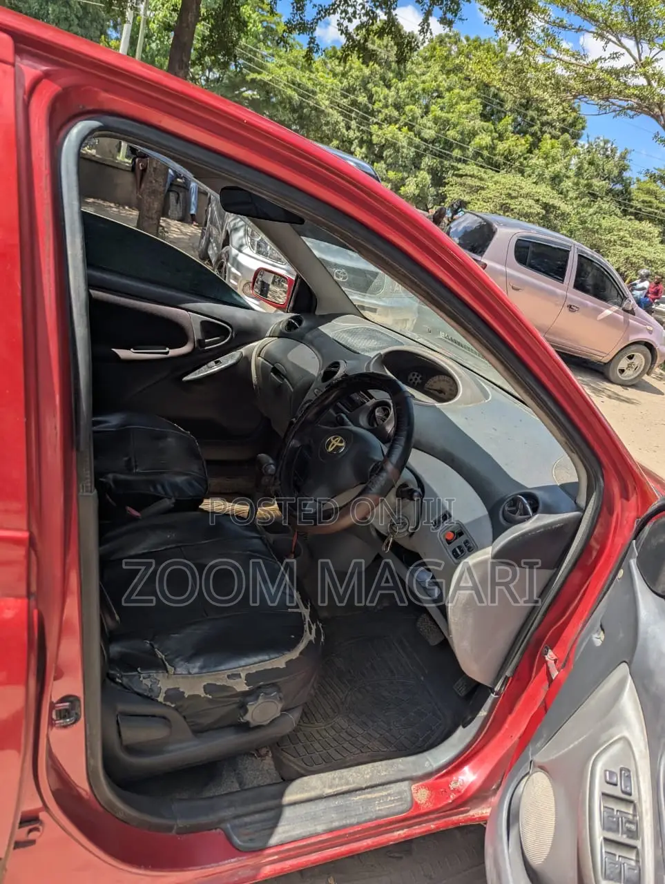 Toyota Vitz 2004 Red