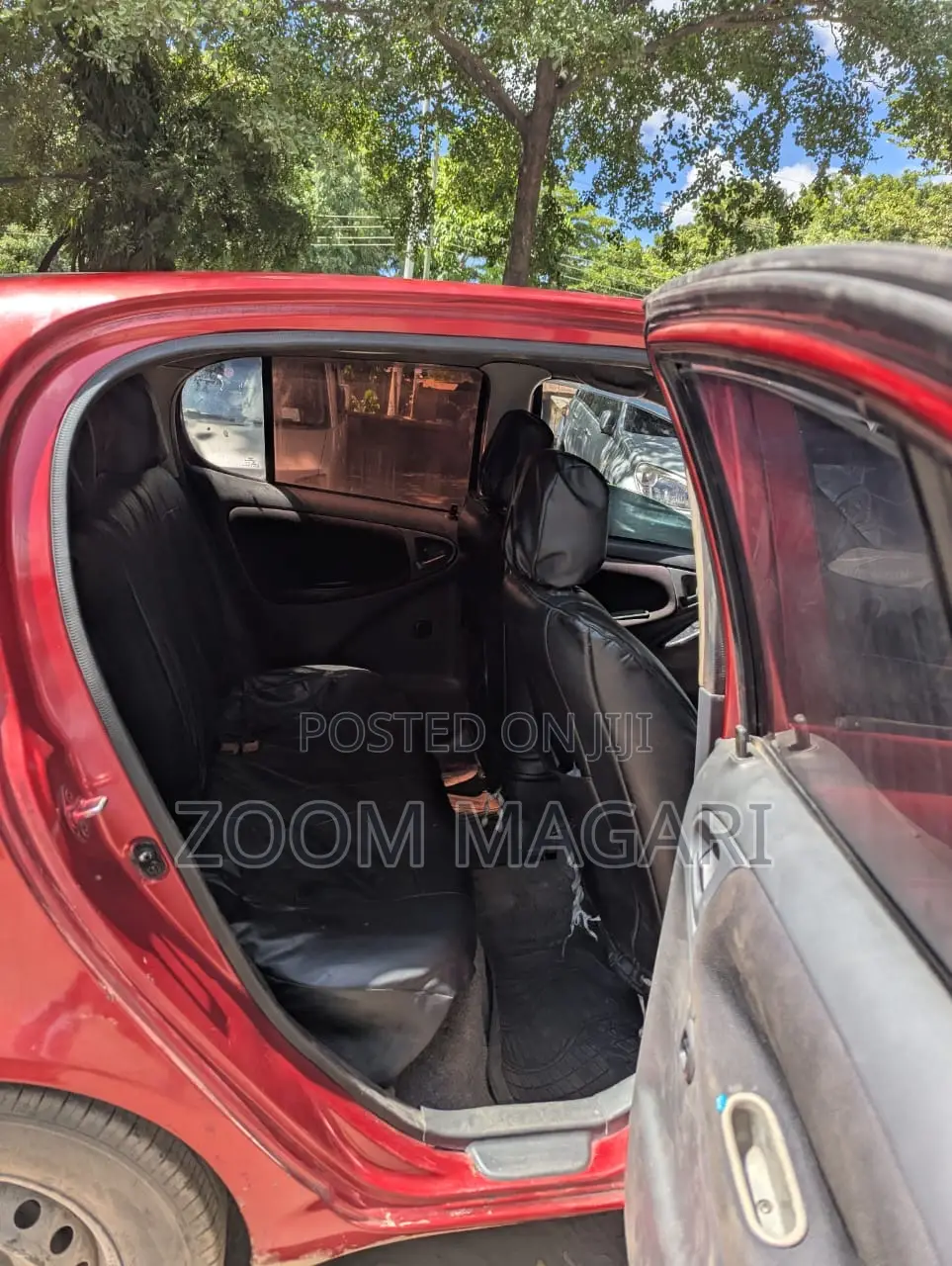 Toyota Vitz 2004 Red