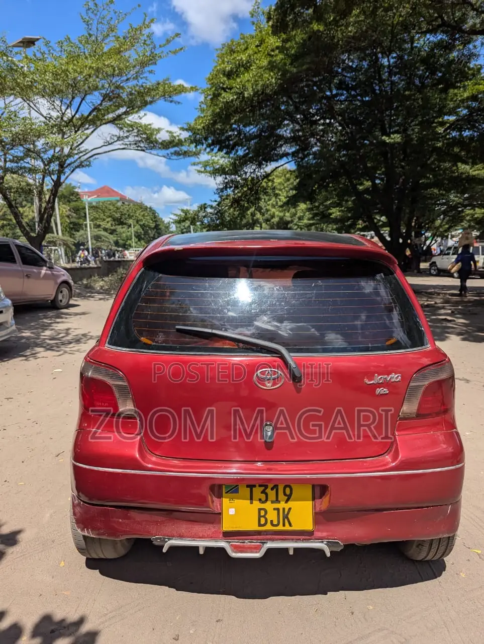 Toyota Vitz 2004 Red