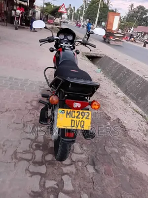 Bajaj Boxer X125 2020 Red