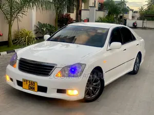 Toyota Crown Royale 2005 Pearl