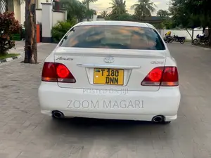 Toyota Crown Royale 2005 Pearl