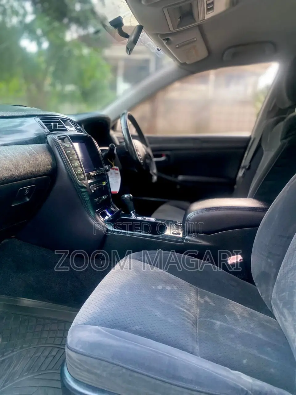 Toyota Crown Royale 2005 Pearl
