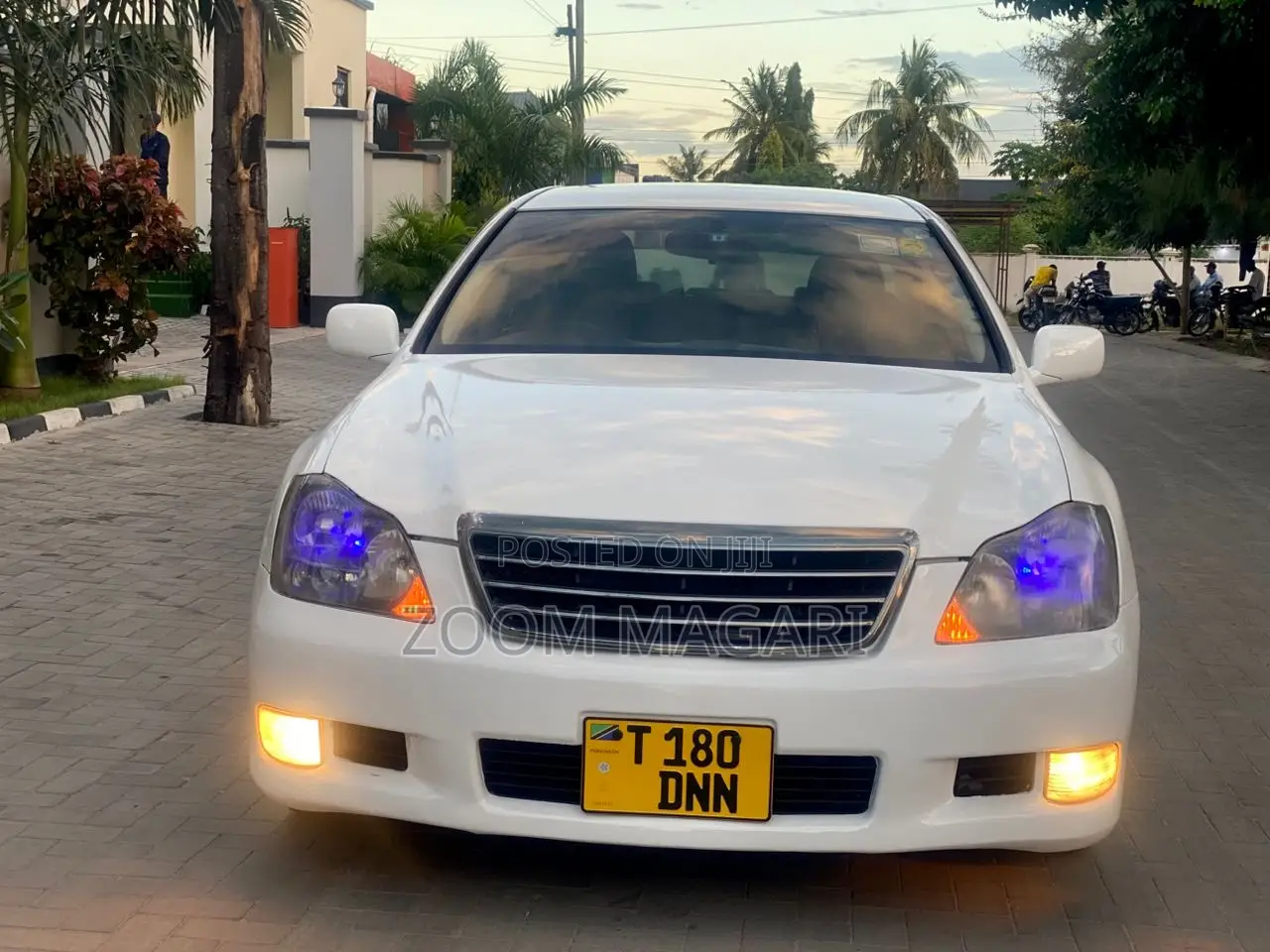 Toyota Crown Royale 2005 Pearl