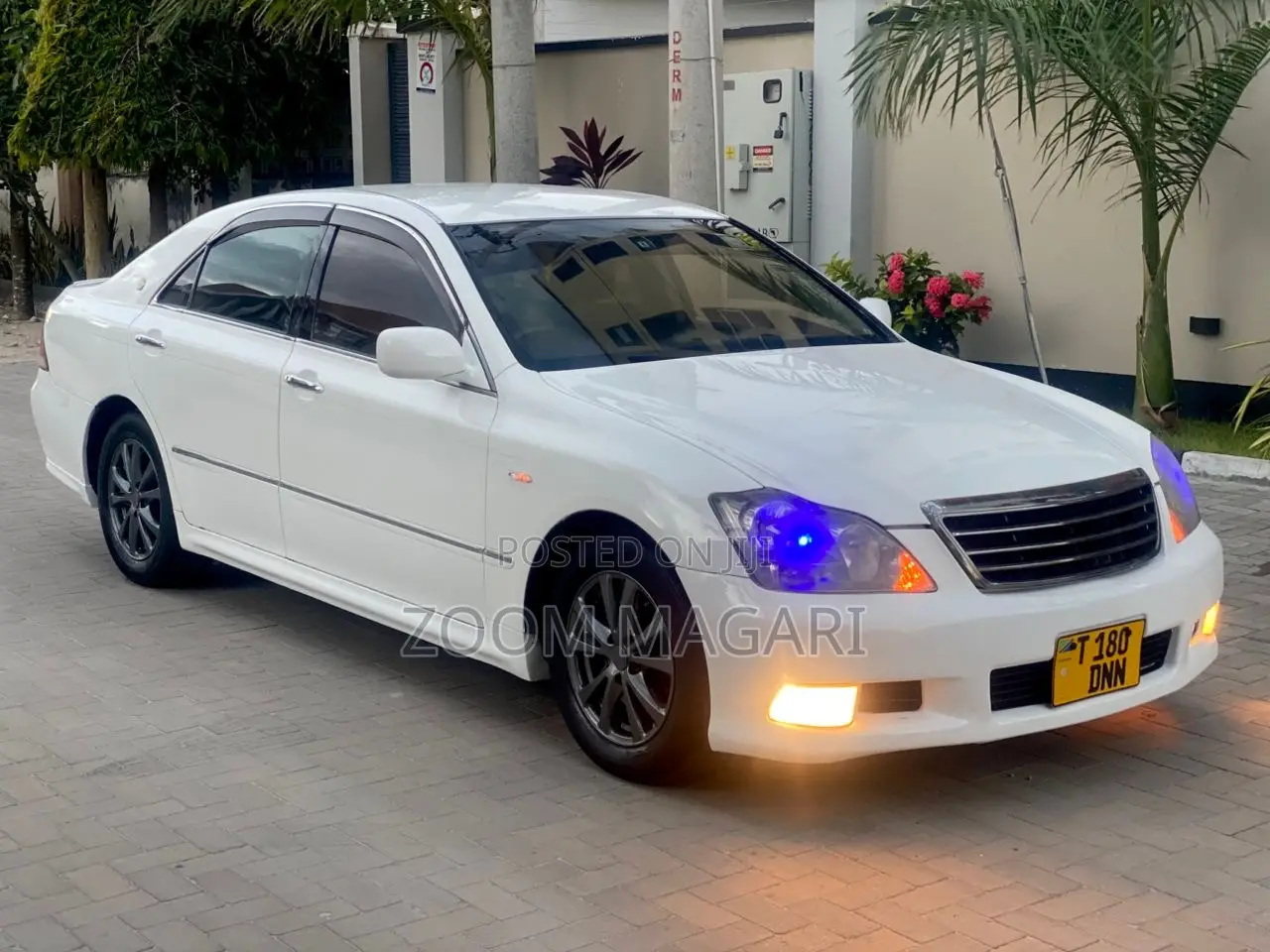 Toyota Crown Royale 2005 Pearl