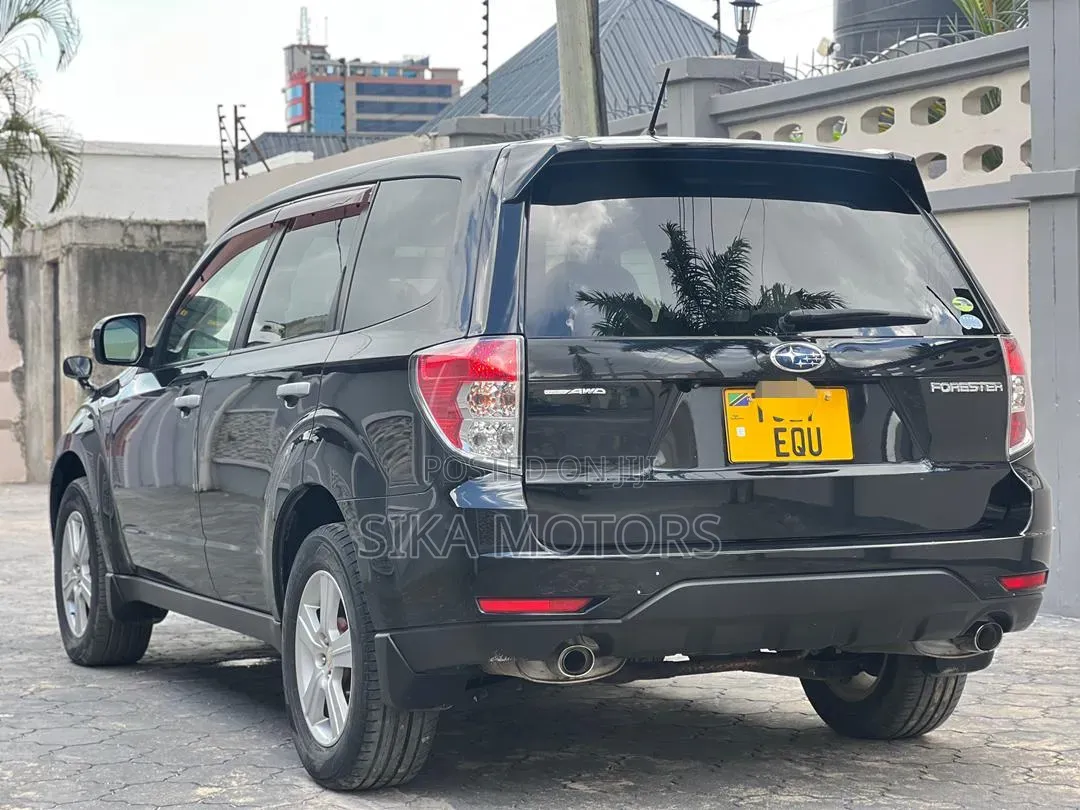 Subaru Forester 2011 Black
