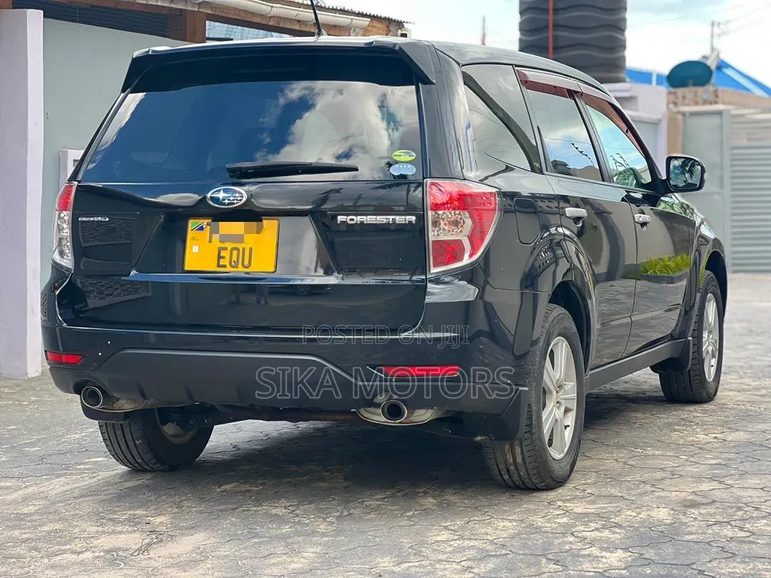 Subaru Forester 2011 Black