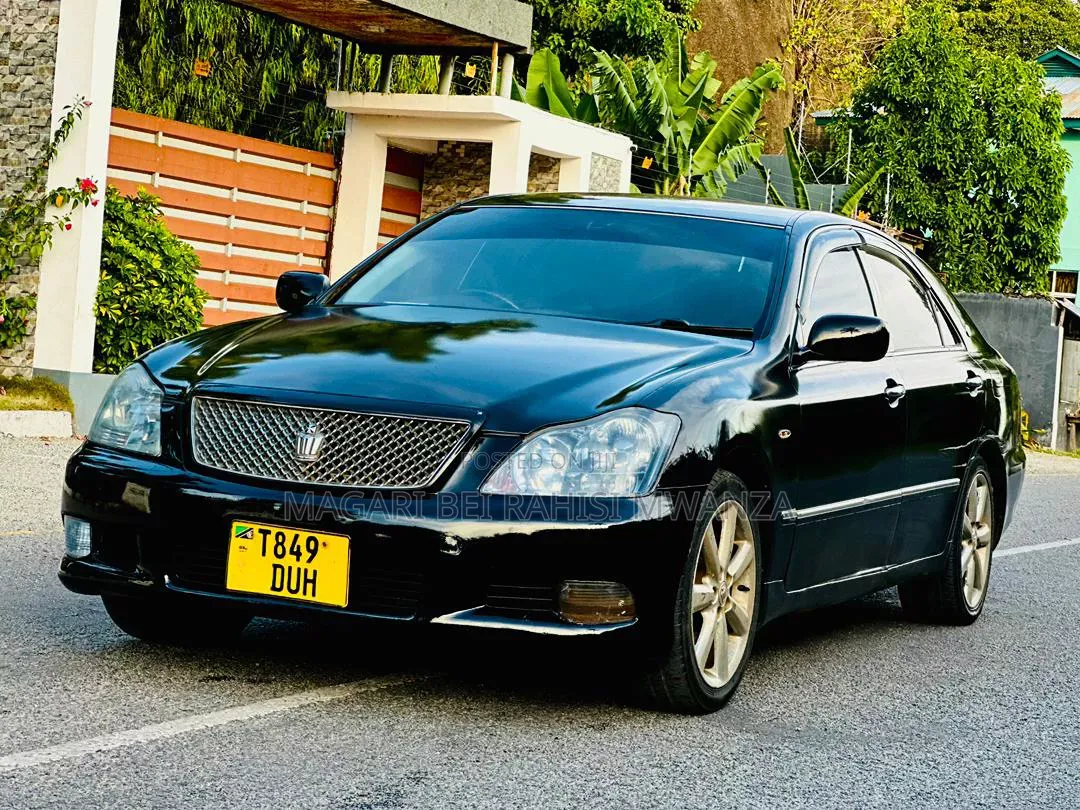 Toyota Crown Royale 2005 Black