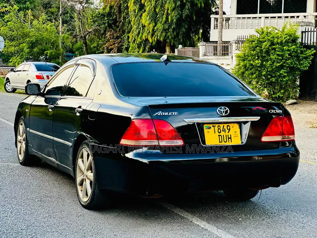 Toyota Crown Royale 2005 Black