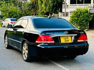 Toyota Crown Royale 2005 Black