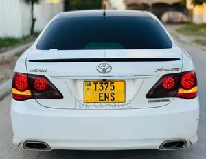 Toyota Crown 2010 White