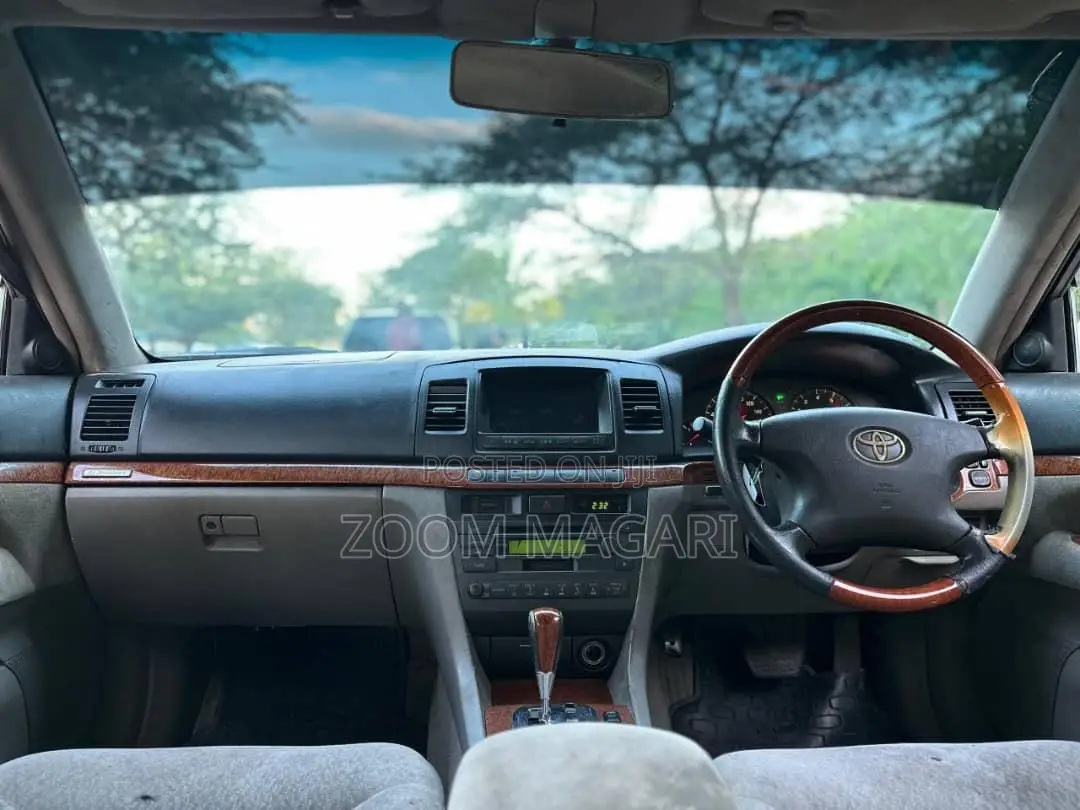 Toyota Mark II 1990 Silver