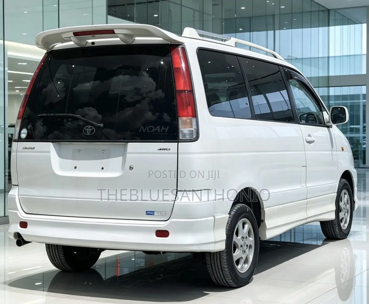 Toyota Noah 2001 White