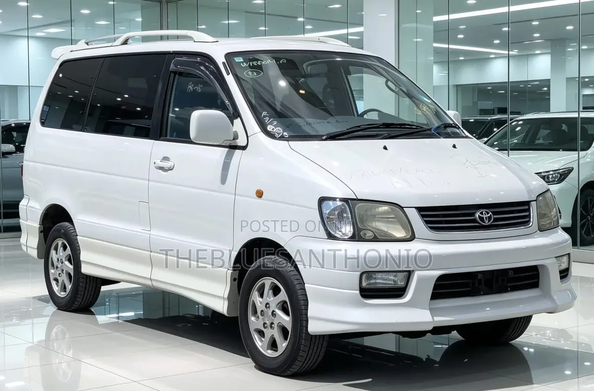 Toyota Noah 2001 White