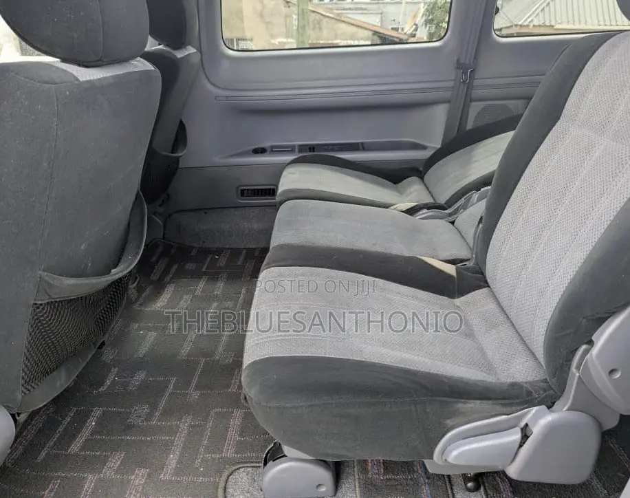 Toyota Noah 2001 White