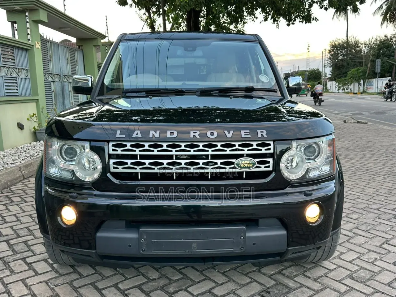 Land Rover Discovery 2011 Black
