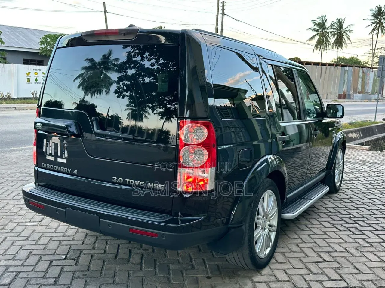 Land Rover Discovery 2011 Black