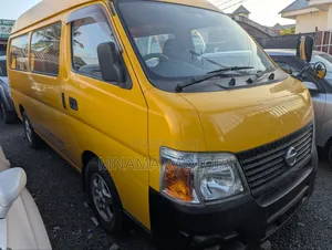 Nissan Caravan (Urvan) 2005 Yellow