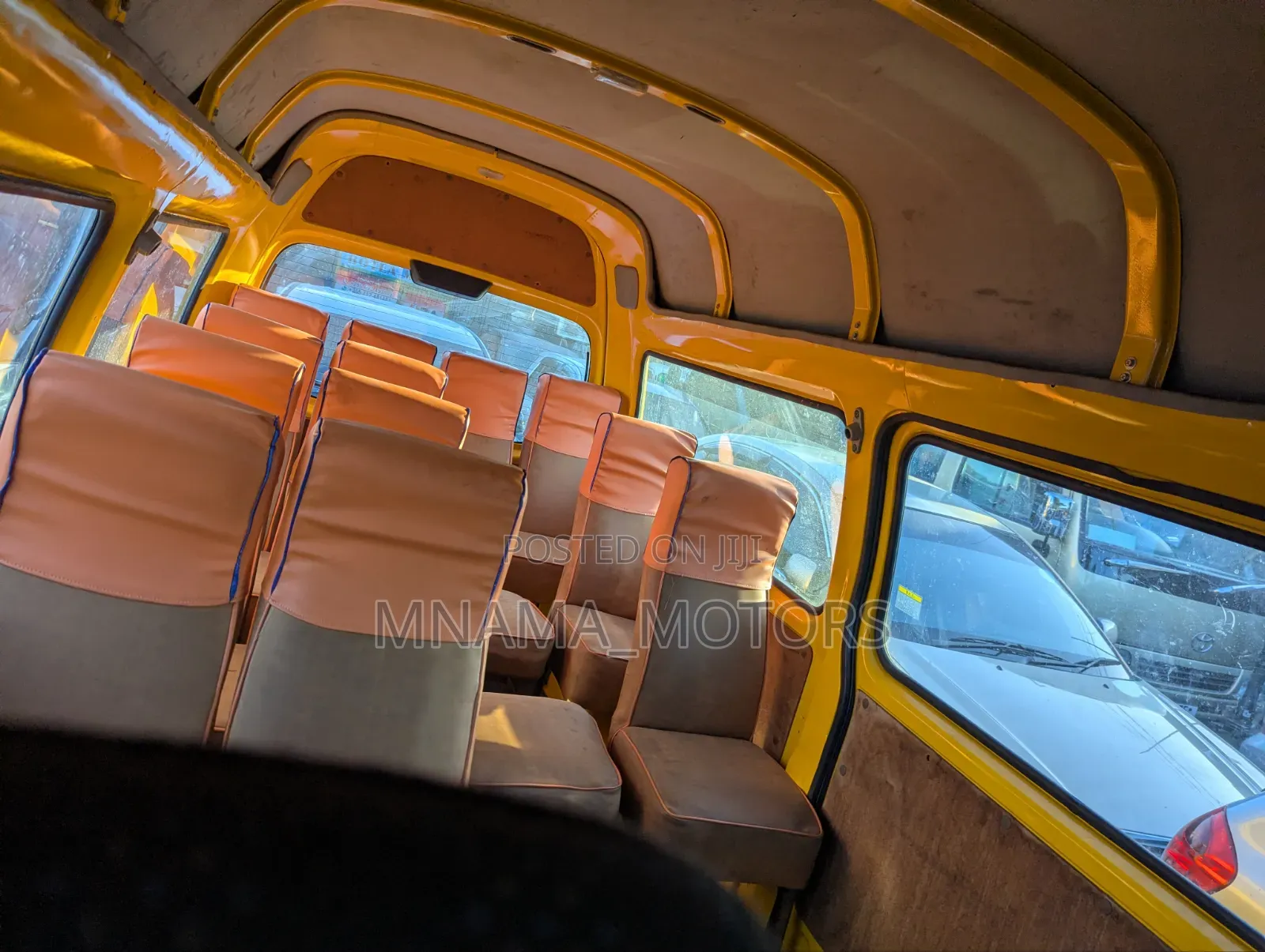 Nissan Caravan (Urvan) 2005 Yellow