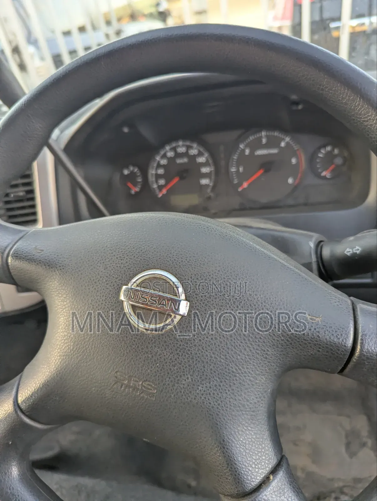 Nissan Caravan (Urvan) 2005 Yellow