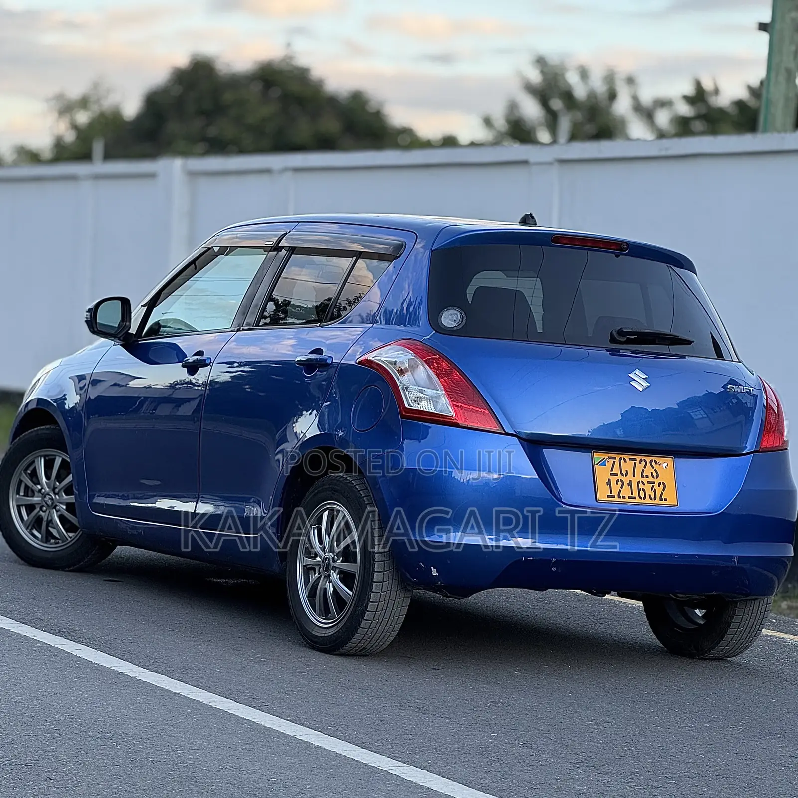 Suzuki Swift 2011 Blue