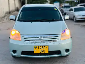 Toyota Raum 2007 Silver